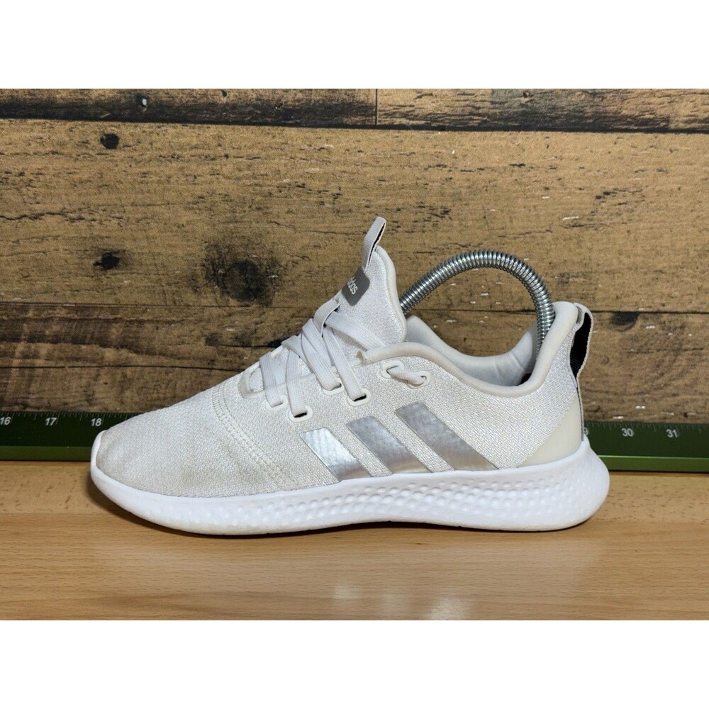 🔥🔥🔥Adidas Lace Up Womens Size 6 White Walking Running Walking Shoes Sneakers